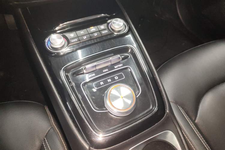 Used Roewe Ei5 2019 Luxury Edition Gear Lever