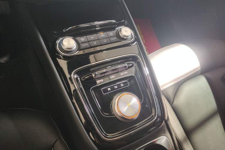 Used Roewe Ei5 2019 Smart Connect Supreme Edition Gear Lever