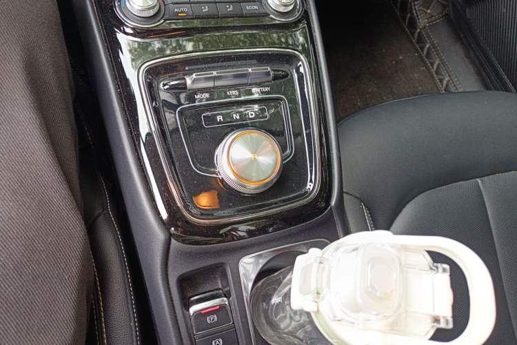 Used Roewe Ei5 2019 Luxury Edition Gear Lever
