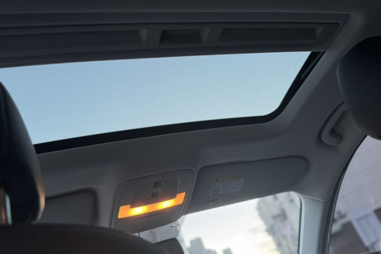 Used Roewe Ei5 2019 Luxury Edition Headliner