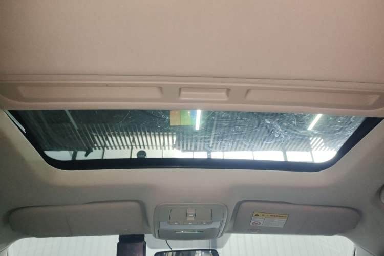 Used Roewe Ei5 2019 Luxury Edition Headliner