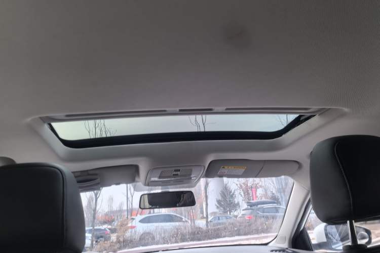 Used Roewe Ei5 2019 Luxury Edition Headliner