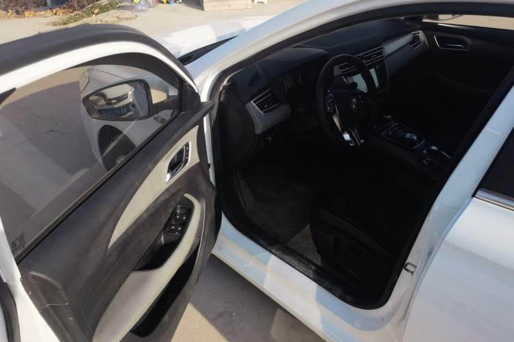 Used Roewe Ei5 2019 Comfort Edition Interior 2