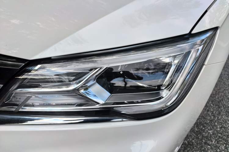 Used Roewe Ei5 2019 Smart Connect Flagship Edition Interior 9