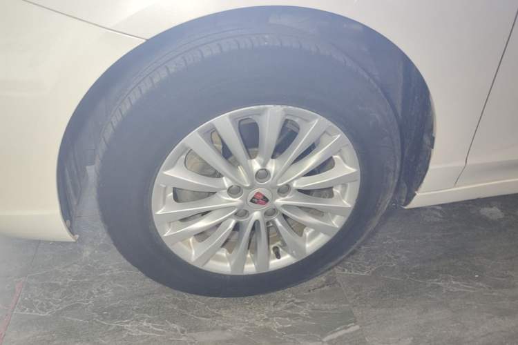 Used Roewe Ei5 2019 Luxury Edition Left Front Wheel Hub