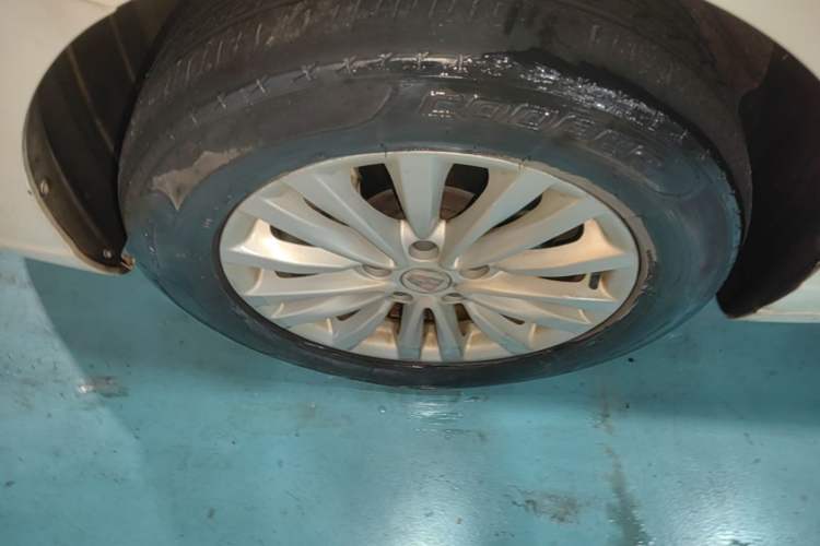 Used Roewe Ei5 2019 Luxury Edition Left Front Wheel Hub