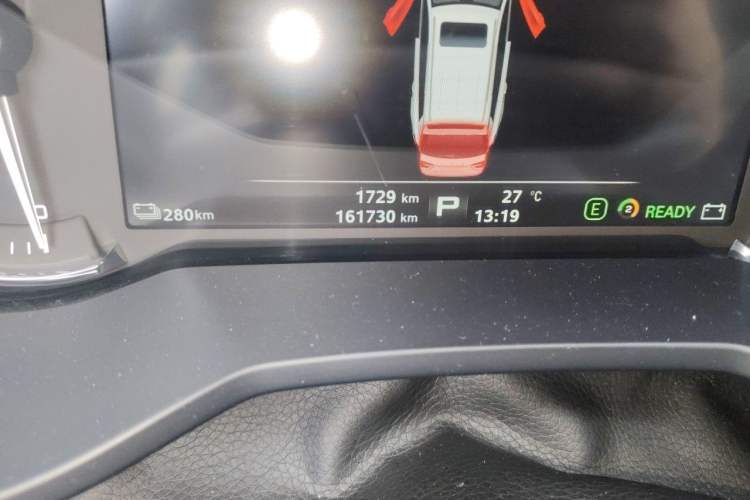 Used Roewe Ei5 2019 Luxury Edition Odometer Close Up