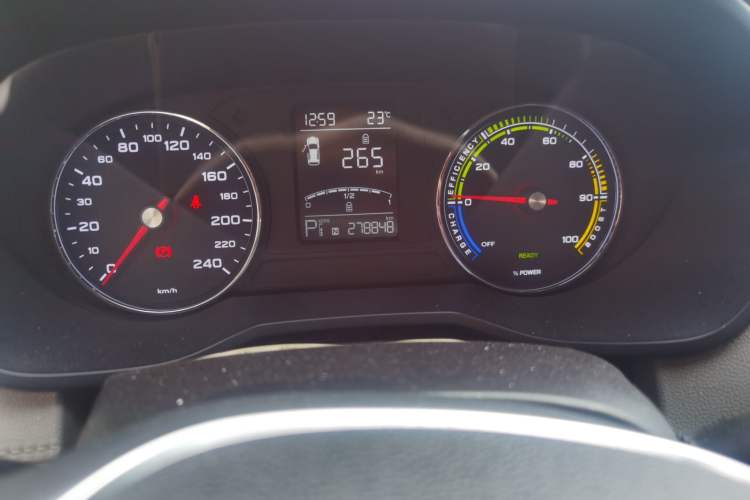 Used Roewe Ei5 2019 Comfort Edition Odometer Close Up