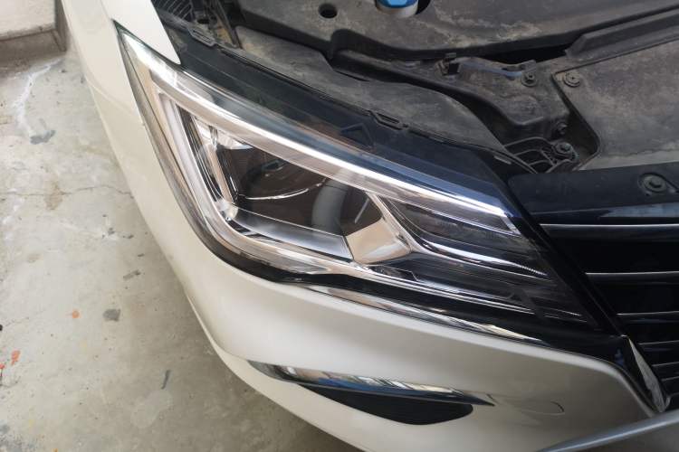 Used Roewe Ei5 2019 Luxury Edition Right Front Headlight