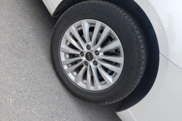 Used Roewe Ei5 2019 Luxury Edition Right Front Wheel Hub