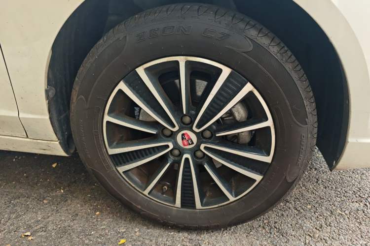 Used Roewe Ei5 2019 Luxury Edition Right Front Wheel Hub