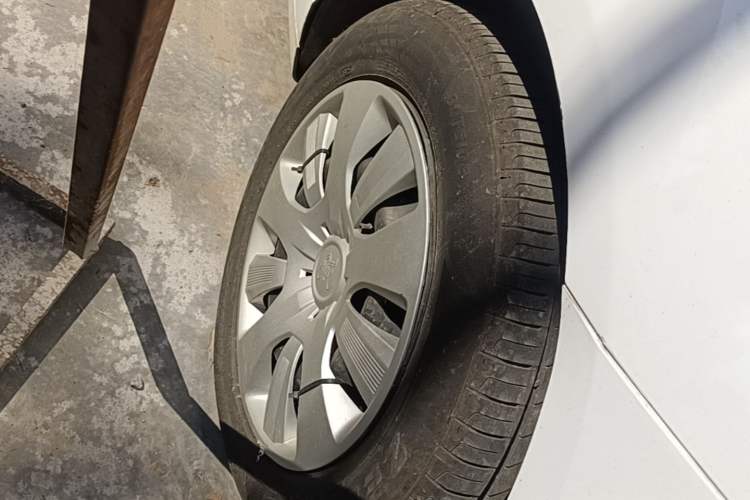 Used Roewe Ei5 2019 Comfort Edition Right Front Wheel Hub