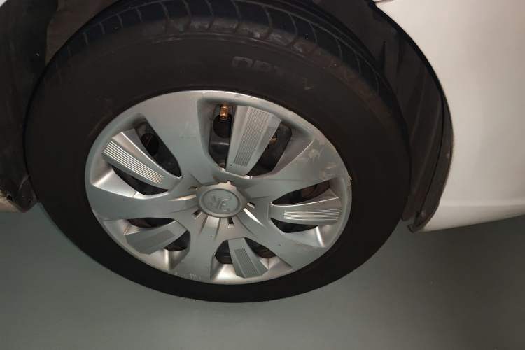 Used Roewe Ei5 2019 Comfort Edition Right Front Wheel Hub