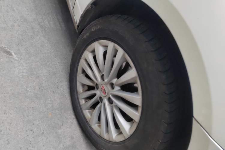 Used Roewe Ei5 2019 Luxury Edition Right Front Wheel Hub