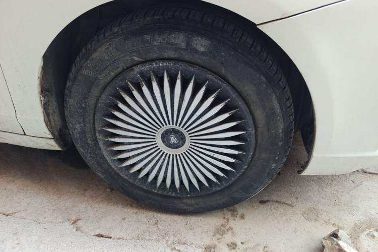 Used Roewe Ei5 2019 Comfort Edition Right Front Wheel Hub