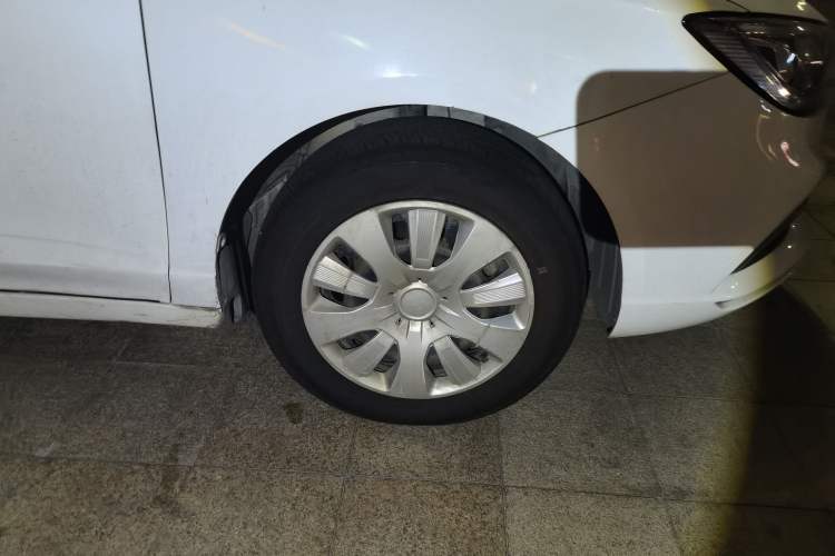 Used Roewe Ei5 2019 Comfort Edition Right Front Wheel Hub