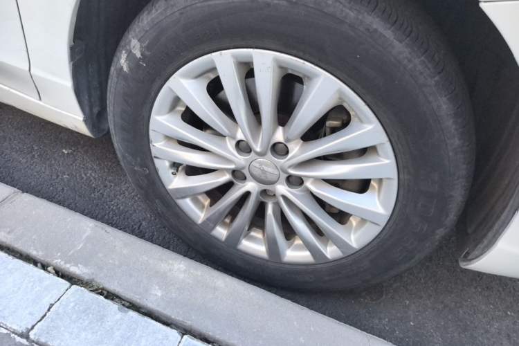 Used Roewe Ei5 2019 Luxury Edition Right Front Wheel Hub