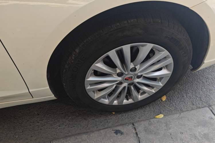 Used Roewe Ei5 2019 Luxury Edition Right Front Wheel Hub