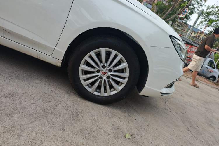 Used Roewe Ei5 2019 Luxury Edition Right Front Wheel Hub