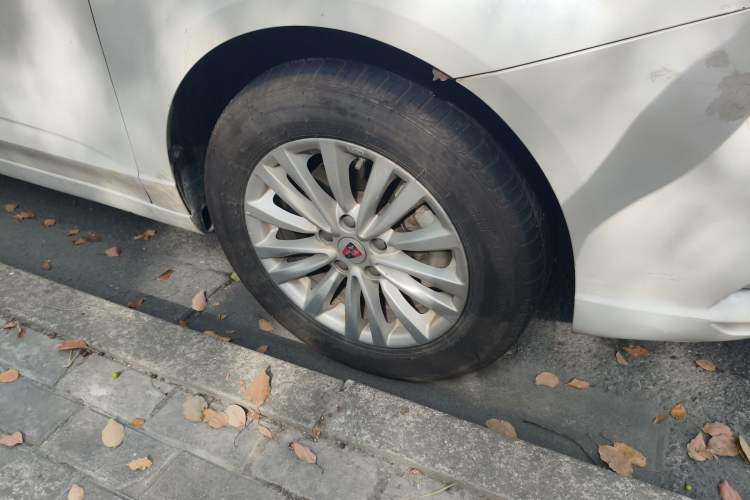 Used Roewe Ei5 2019 Luxury Edition Right Front Wheel Hub