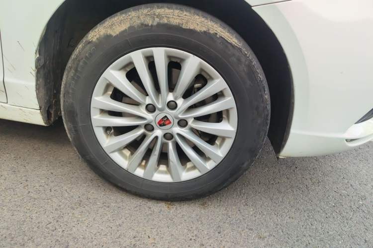 Used Roewe Ei5 2019 Luxury Edition Right Front Wheel Hub