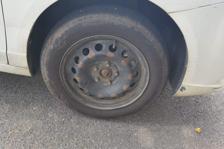 Used Roewe Ei5 2019 Comfort Edition Right Front Wheel Hub