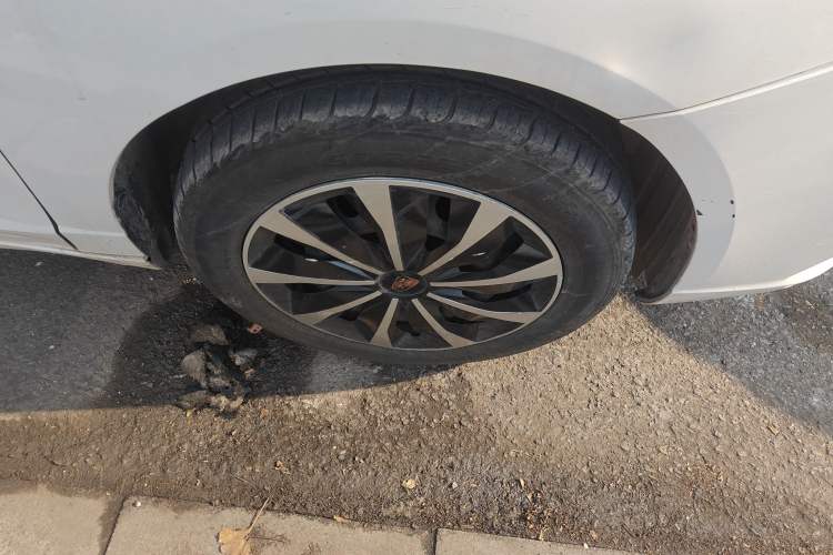 Used Roewe Ei5 2019 Comfort Edition Right Front Wheel Hub