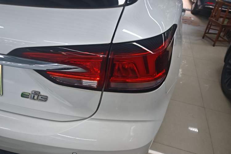 Used Roewe Ei5 2019 Luxury Edition Right Rear Taillight