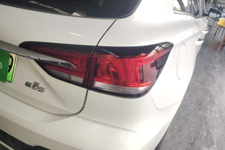 Used Roewe Ei5 2019 Luxury Edition Right Rear Taillight
