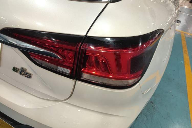 Used Roewe Ei5 2019 Luxury Edition Right Rear Taillight