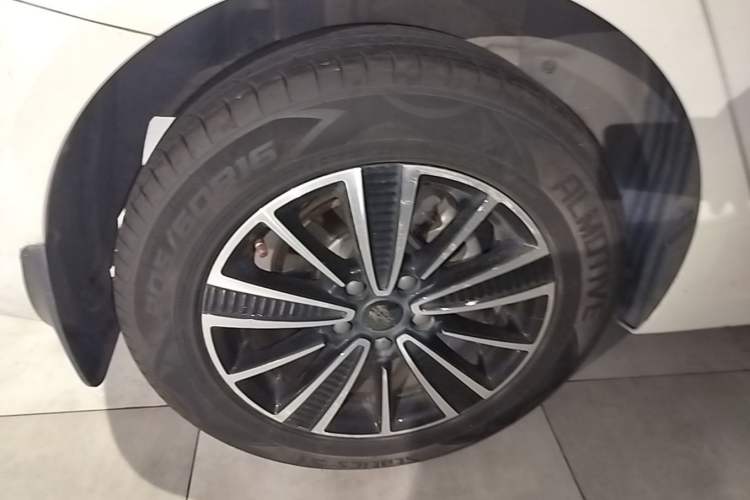 Used Roewe Ei5 2019 Smart Connect Flagship Edition Right Rear Wheel Hub
