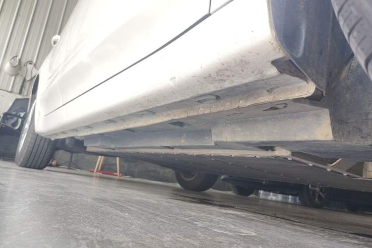 Used Roewe Ei5 2019 Luxury Edition Right Side Sill