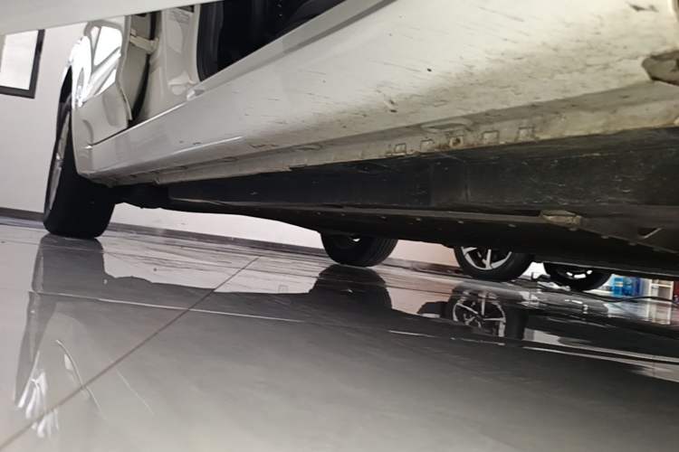 Used Roewe Ei5 2019 Luxury Edition Right Side Sill