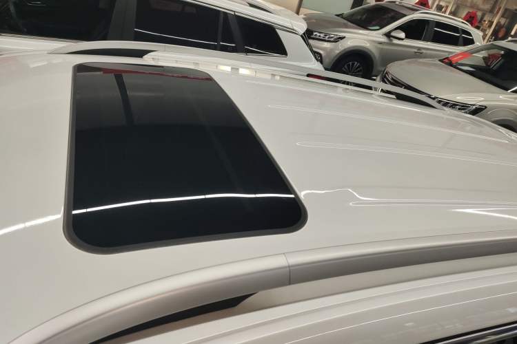 Used Roewe Ei5 2019 Luxury Edition Roof