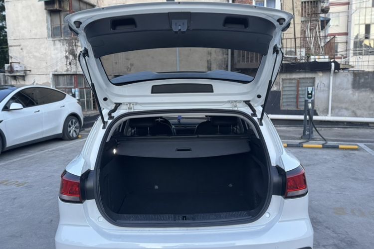 Used Roewe Ei5 2019 Luxury Edition Trunk