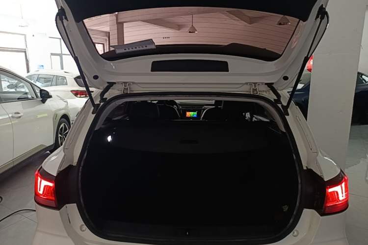 Used Roewe Ei5 2019 Luxury Edition Trunk