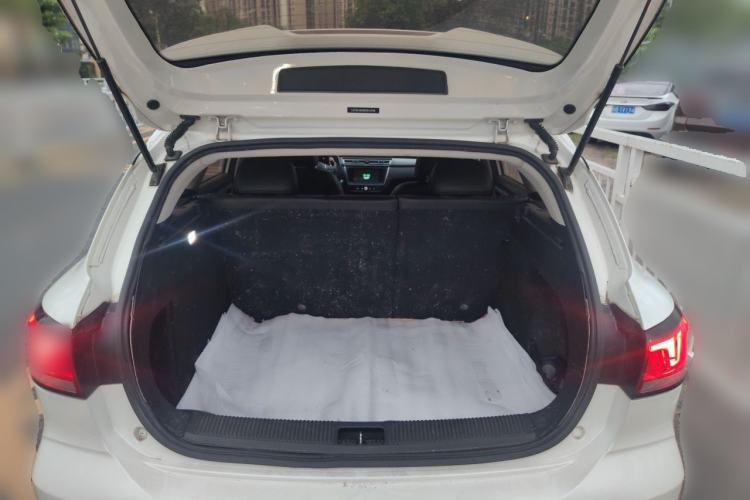 Used Roewe Ei5 2019 Luxury Edition Trunk