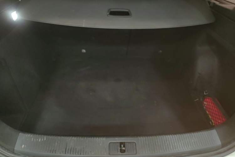 Used Roewe Ei5 2019 Luxury Edition Trunk