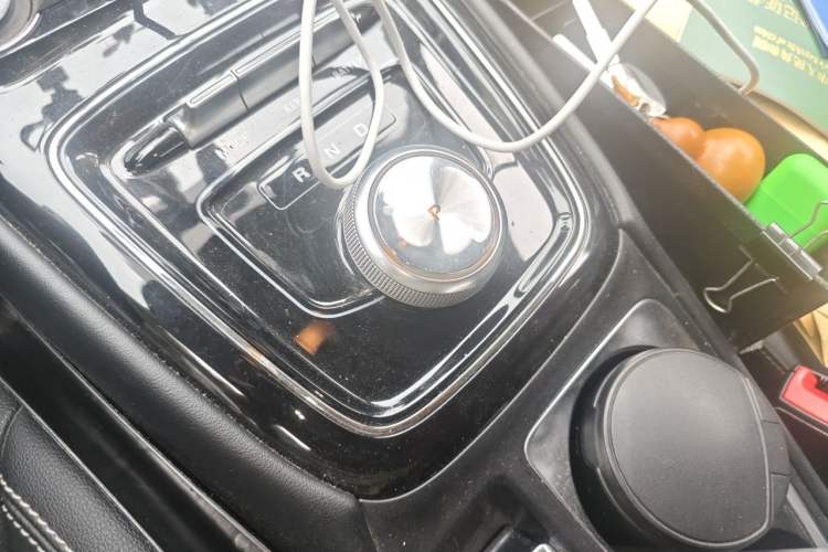 Used Roewe Ei5 2019 Luxury Edition Gear Lever