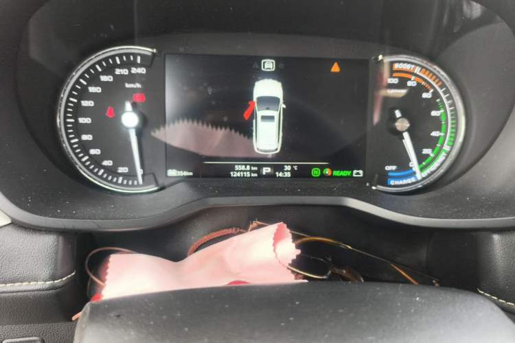 Used Roewe Ei5 2019 Luxury Edition Odometer Close Up