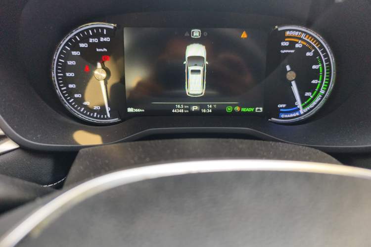 Used Roewe Ei5 2019 Luxury Edition Odometer Close Up