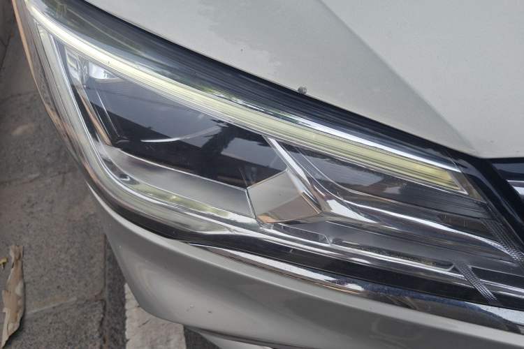 Used Roewe Ei5 2019 Luxury Edition Right Front Headlight