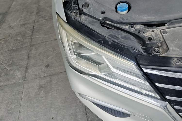 Used Roewe Ei5 2019 Luxury Edition Right Front Headlight
