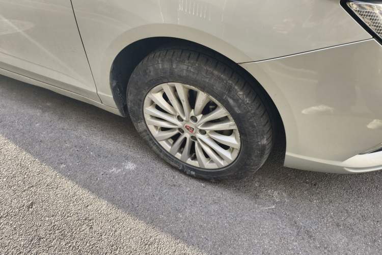 Used Roewe Ei5 2019 Luxury Edition Right Front Wheel Hub
