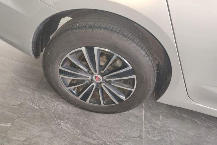 Used Roewe Ei5 2020 Smart Connect Flagship Edition Right Rear Wheel Hub