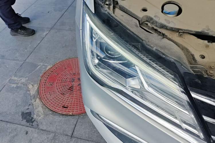 Used Roewe Ei5 2020 Luxury Edition Right Front Headlight