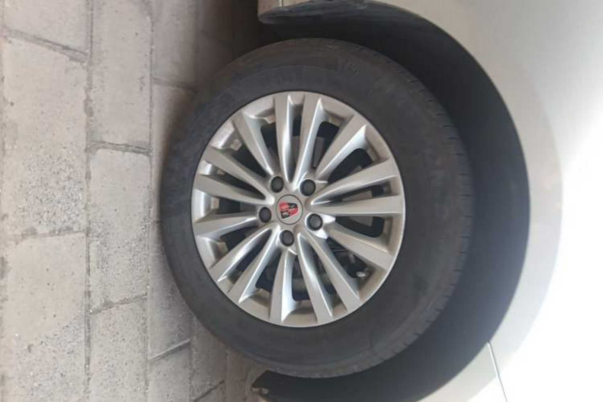 Used Roewe Ei5 2020 Luxury Edition Right Front Wheel Hub