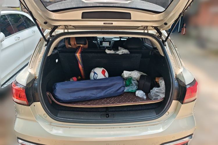 Used Roewe Ei5 2020 Smart Connect Flagship Edition Trunk