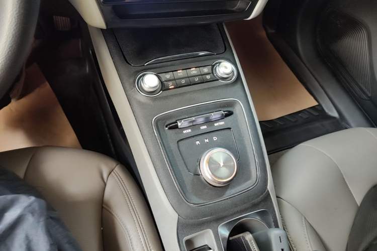 Used Roewe Ei5 2020 Comfort Edition Gear Lever