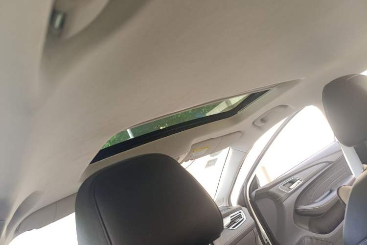 Used Roewe Ei5 2020 Luxury Edition Headliner